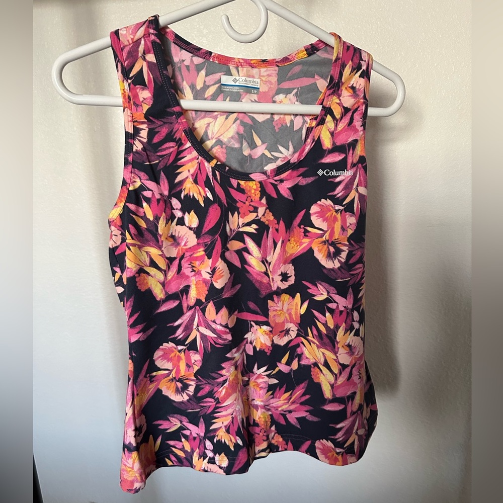 Columbia top S